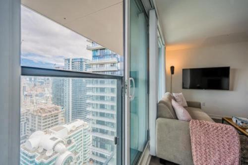Downtown Suites Toronto Exterior photo